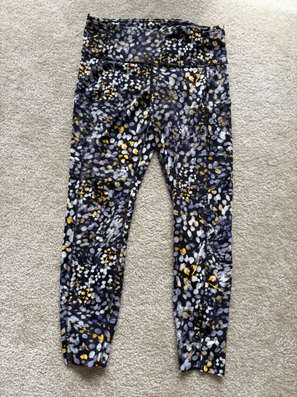 Lululemon fast and free size 10 25in euc - Picture 2 of 4